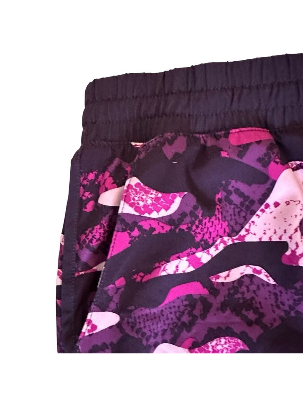 Reebok Womens Printed Essential Running Short with Pockets Pink Camouflage Med - Picture 6 of 9